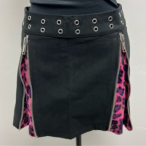 Grave Girls x Dolls Kill black miniskirt with fuzzy pink animal print pleats szS - Picture 7 of 14